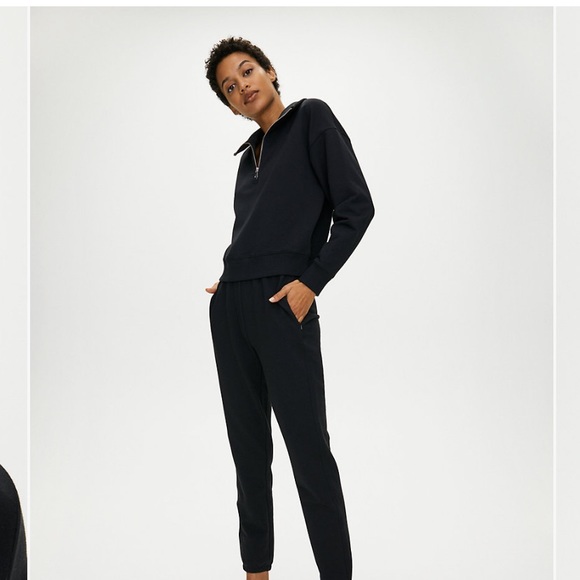 Arrow aritzia sweater size small - Picture 2 of 3